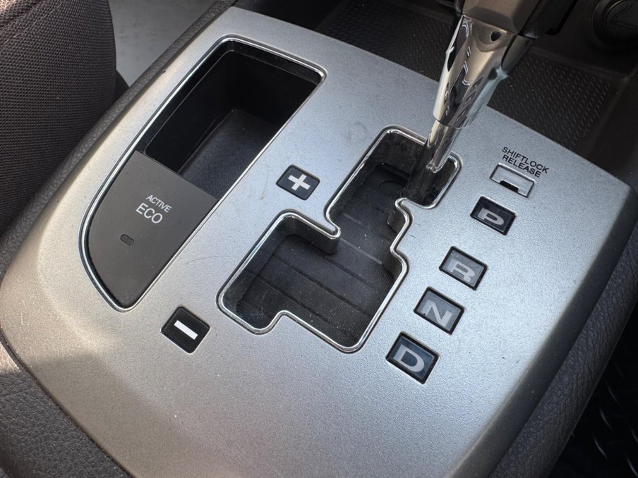 2011 Hyundai SANTA FE — image 15