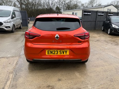 Renault Clio 1.6 Clio Techno E-Tech HEV Auto 5dr 29