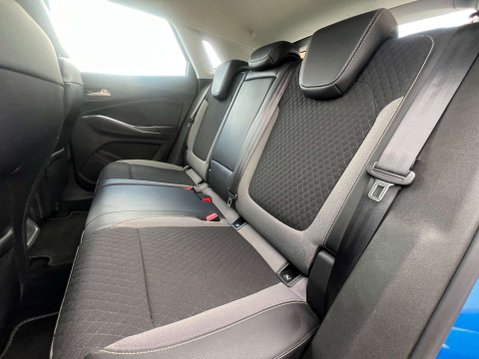 Vauxhall Grandland X 1.6 Grandland X Sport Nav TD S/S 5dr *NATIONAL DELIVERY* 41