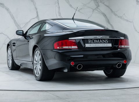 Aston Martin Vanquish S Ultimate 10