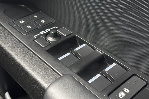 Land Rover Defender 130 D300 Outbound 5dr 43