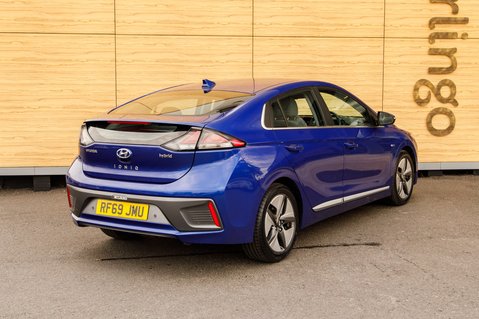 Hyundai IONIQ FIRST EDITION MHEV 2