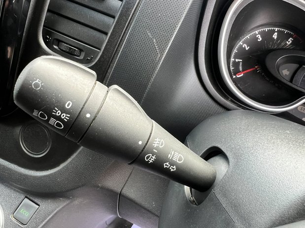 Vauxhall Vivaro SWB Low Roof Sportive 2700 Air Con Sensors Euro 6 NO VAT 41
