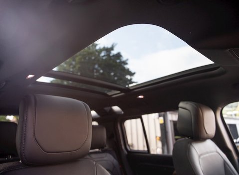 Land Rover Defender 110 X P400 13