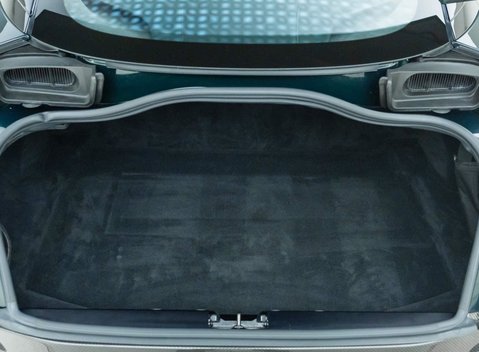 Aston Martin DBS Superleggera 40