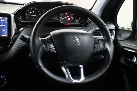 Peugeot 208 PURETECH S/S SIGNATURE 45