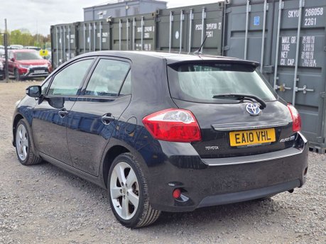 Toyota Auris 1.8 VVT-h T Spirit Hatchback 5dr Petrol Hybrid CVT Euro 5 (s/s) (136 ps) 4