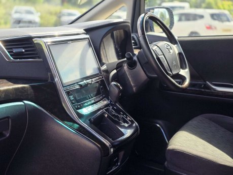 Toyota Alphard Auto+Petrol+7Seats 15
