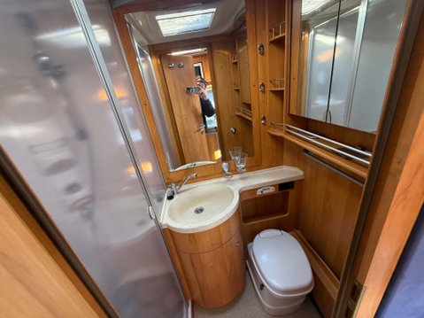 Concorde Charisma CONCERTO I695 4 BERTH 3.0 DIESEL COMPACT LUXURY A-CLASS RHD 37