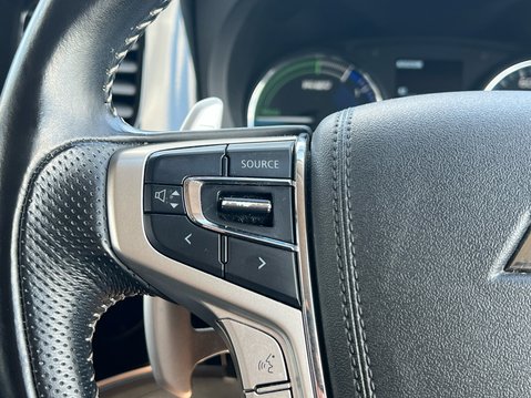 Mitsubishi Outlander PHEV DESIGN 30