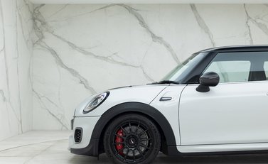 Mini Hatch John Cooper Works Challenge 32