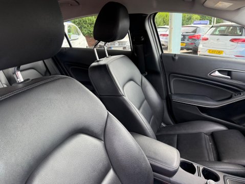 Mercedes-Benz A Class 1.6 A180 Sport (Executive) 7G-DCT Euro 6 (s/s) 5dr 11