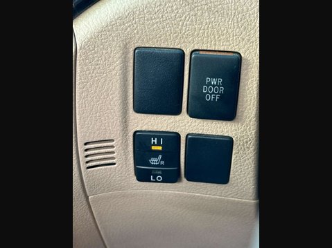 Toyota Alphard Toyota Alphard L Package V6 42