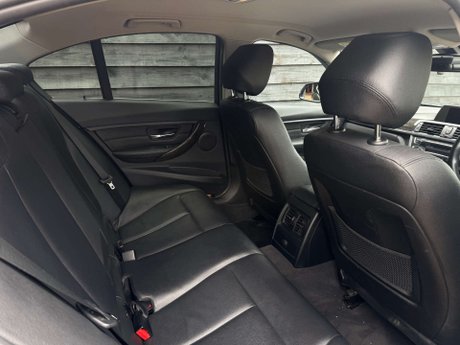 BMW 3 Series 2.0 320d Luxury Auto 4dr 27