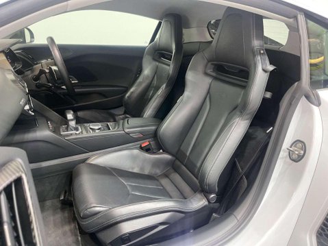 Audi R8 5.2 FSI V10 Plus S Tronic quattro Euro 6 (s/s) 2dr 33