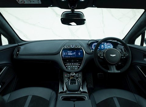 Aston Martin DBX 707 16