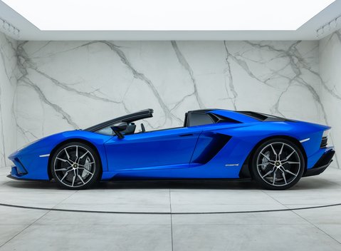 Lamborghini Aventador S LP 740-4 ROADSTER 6