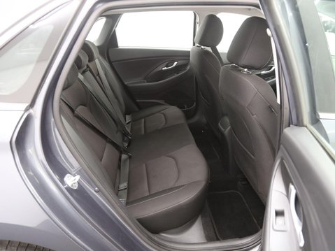 Hyundai i30 1.0 T-GDi Blue Drive SE Euro 6 (s/s) 5dr 23