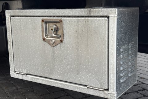 Iveco Daily 35C14 Beavertail Lawnmower Body - Large Ramp - Removable Cages 9