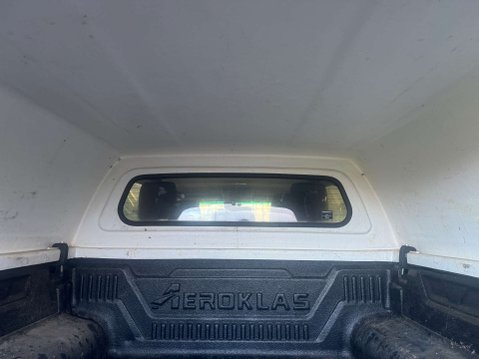 Toyota Hilux 2.8 HI-Luxury Invincible D-4D 4WD Double Cab Auto 4WD 5dr 7