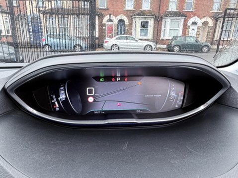 Peugeot 3008 1.2 PureTech Allure EAT Euro 6 (s/s) 5dr 29