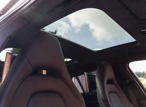 Porsche Panamera Turbo S E-Hybrid Sport Turismo 16