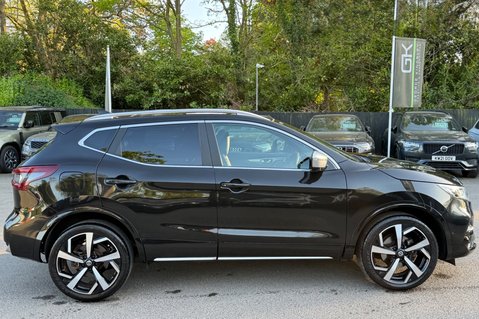 Nissan Qashqai DIG-T TEKNA PLUS DCT - ONE OWNER - DETATCHABLE TOWBAR -LOW MILEAGE  7