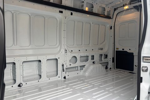 Ford Transit 350 Rwd L3 H3 Trend 130 ps Panel Van - Rear Camera 9