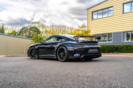 Porsche 911 GT3 £30K IN OPTIONS. WEISSACH PACKAGE. PCCBS. LIFT SYSTEM. BOSE. 2