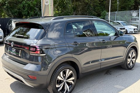 Volkswagen T-Cross SE TSI DSG - ONE OWNER - APPLE CAR PLAY - PARKING SENSORS- FULL SERVICE HIS 7