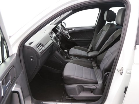 Volkswagen Tiguan 2.0 TDI BlueMotion Tech R-Line DSG Euro 6 (s/s) 5dr 22
