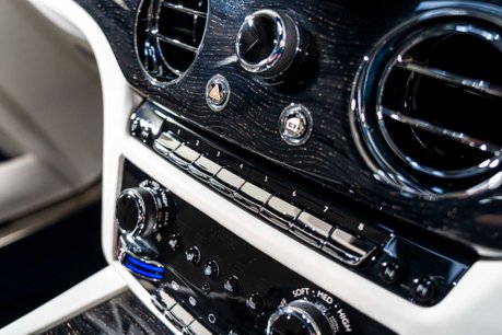 Rolls-Royce Ghost V12. STARLIGHT. H, C & M SEATS. REAR ENTERTAINMENT. HUD. A/CRUISE CONTROL 55