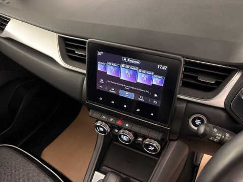 Renault Captur 1.6 E-TECH techno Auto Euro 6 (s/s) 5dr 21