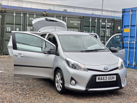 Toyota Yaris 1.5 VVT-h T Spirit Hatchback 5dr Petrol Hybrid CVT Euro 5 (101 ps) 5