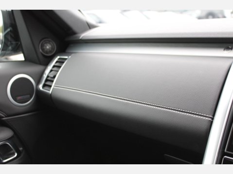 Land Rover Discovery DYNAMIC HSE 29