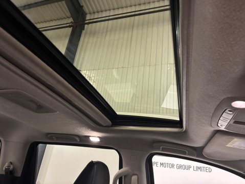 Nissan Navara 2.3 dCi Tekna 4WD Euro 6 (s/s) 4dr 45