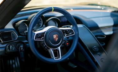 Porsche 918 Spyder Weissach 13