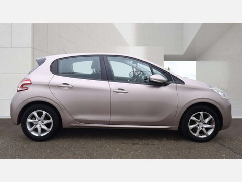 Peugeot 208 1.4 e-HDi Active Hatchback 5dr Diesel EGC Euro 5 (s/s) (70 ps) 9