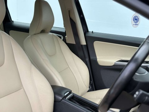 Volvo XC60 2.4 XC60 SE Luxury Nav D5 AWD Auto 4WD 5dr 15
