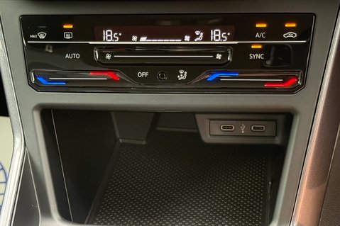 Volkswagen Polo STYLE TSI - LOW INSURANCE -CAMERA -APPLE CAR PLAY - FULL SERVICE HISTORY 39