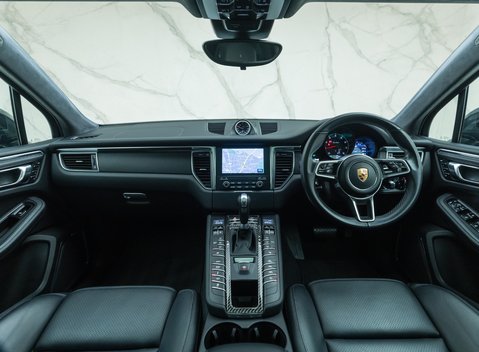 Porsche Macan TURBO 21
