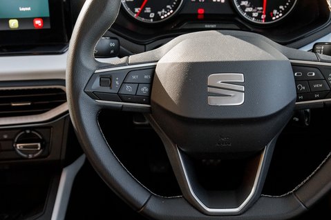 SEAT Arona TSI SE TECHNOLOGY 18
