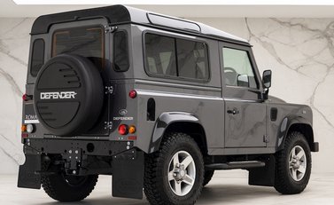 Land Rover Defender 90 Landmark 7