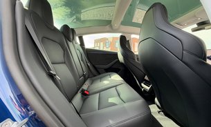 Tesla Model 3 PERFORMANCE AWD Deep Blue Metallic GROK AI RYZEN 21" ALLOYS BLACK INTERIOR 6