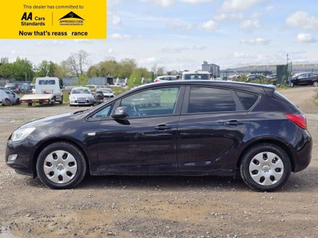 Vauxhall Astra 1.6 16v Exclusiv Hatchback 5dr Petrol Auto Euro 5 (115 ps) 10