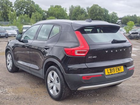 Volvo XC40 2.0 T4 Momentum SUV 5dr Petrol Auto AWD Euro 6 (s/s) (190 ps) 40