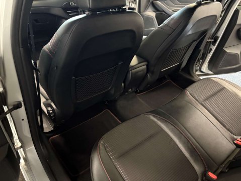 Ford Focus 1.0 Focus ST-Line X 5dr 43