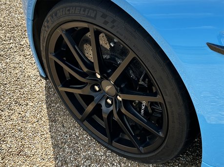 Aston Martin Vantage S V12 45