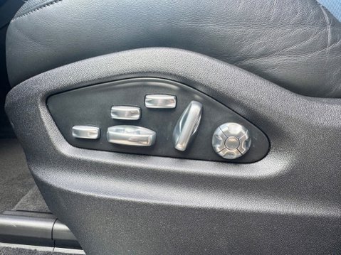 Porsche Cayenne TURBO S 38