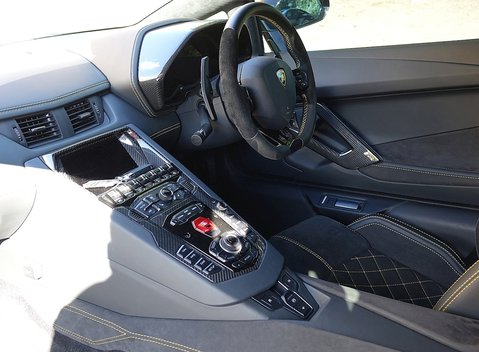 Lamborghini Aventador S 18
